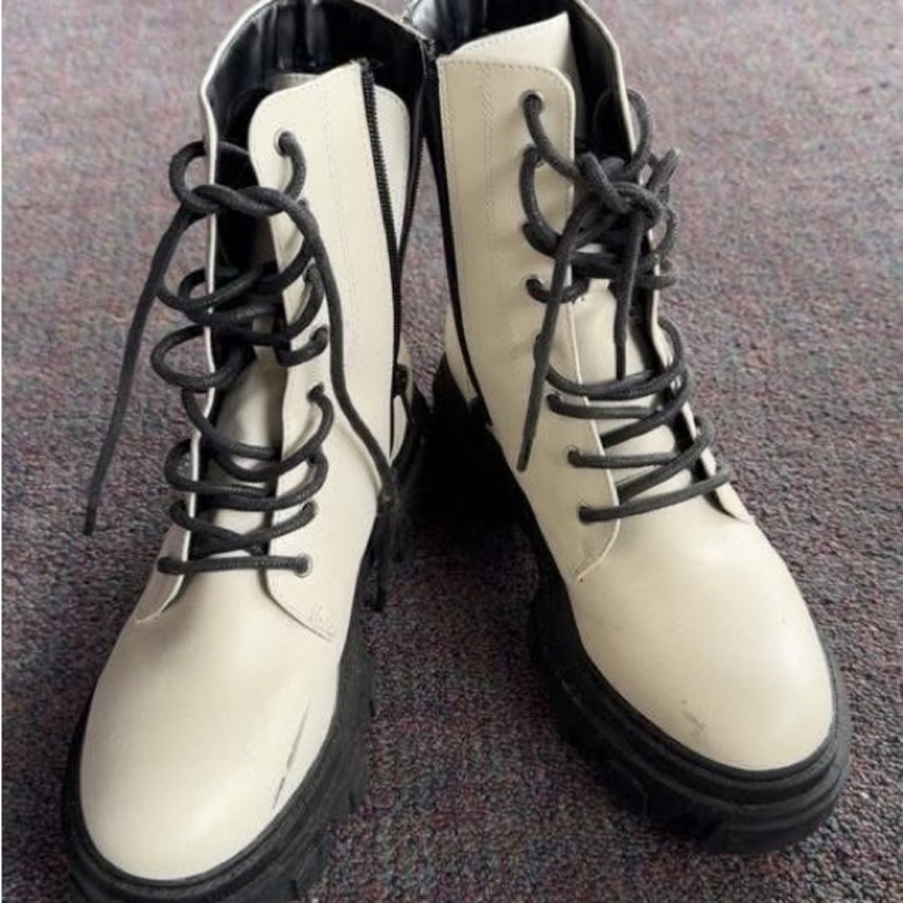 Women's Cream Lace-Up Boots